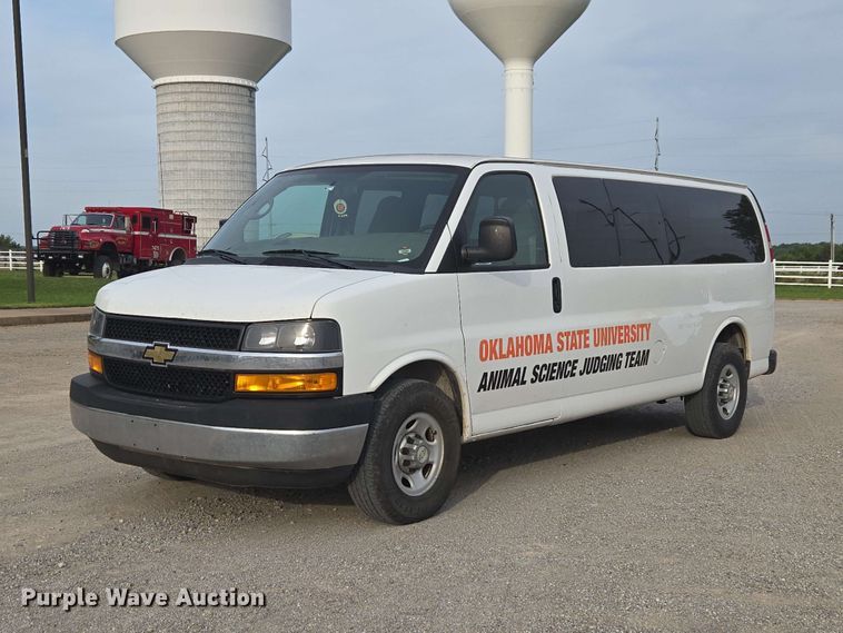 2014 Chevrolet  Express 3500 van - EW8574