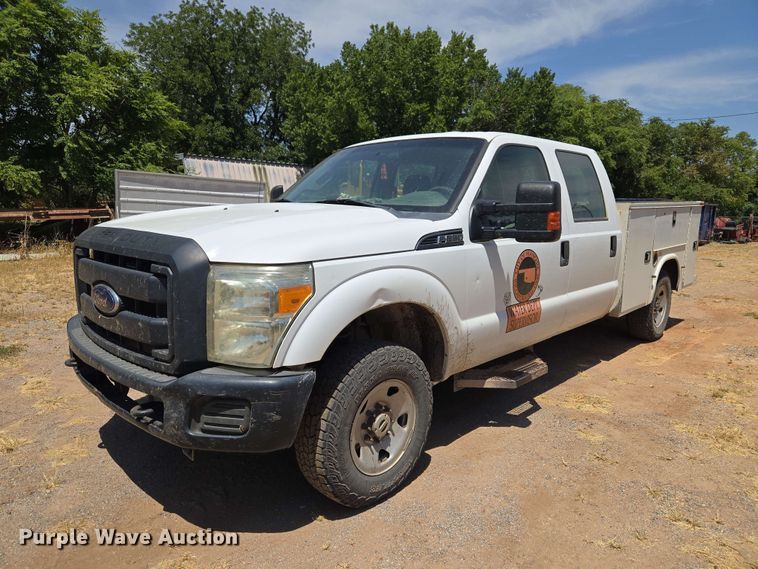 2015 Ford F250 Super Duty Crew Cab pickup truck - EW8602