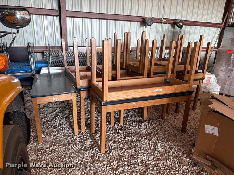 (13) tables - EW8620