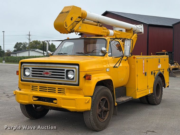 1984 Chevrolet  C70 bucket truck - FB5774