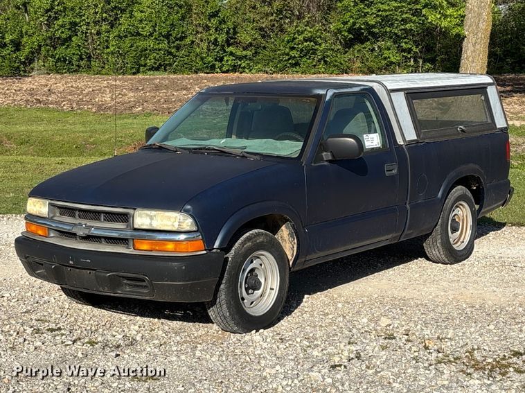2003 Chevrolet S10 pickup truck - FG0281
