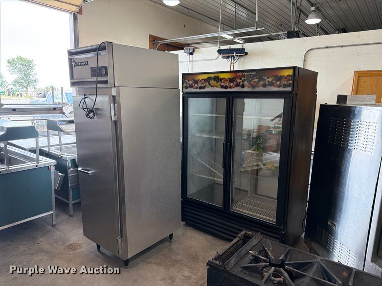 (2) refrigerators - FK3307