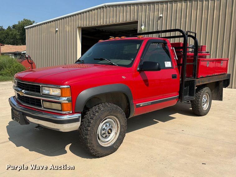 1996 Chevrolet K2500 flatbed pickup truck - FK3550