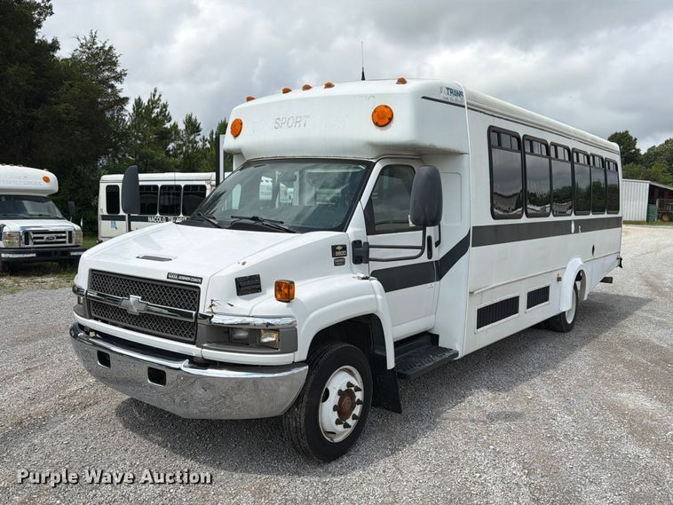 2008 Chevrolet C5500 shuttle bus - FN2014
