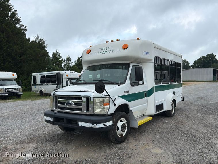 2012 Ford E350 shuttle bus - FN2015