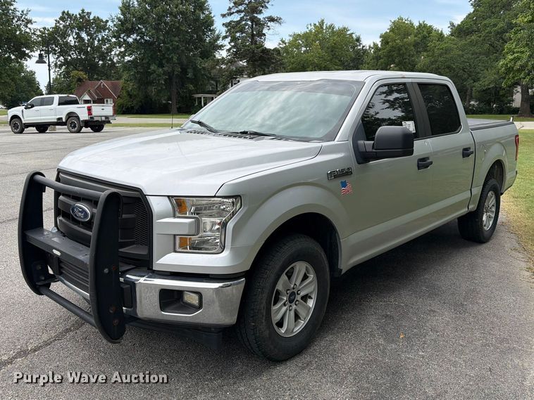 2017 Ford F150 Crew Cab pickup truck - FN2529