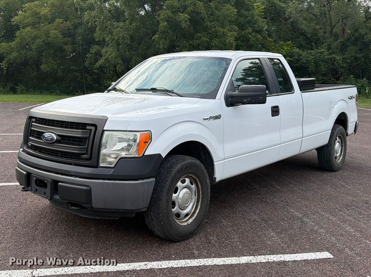 2014 Ford F150 Ext. Cab pickup truck - FU4517