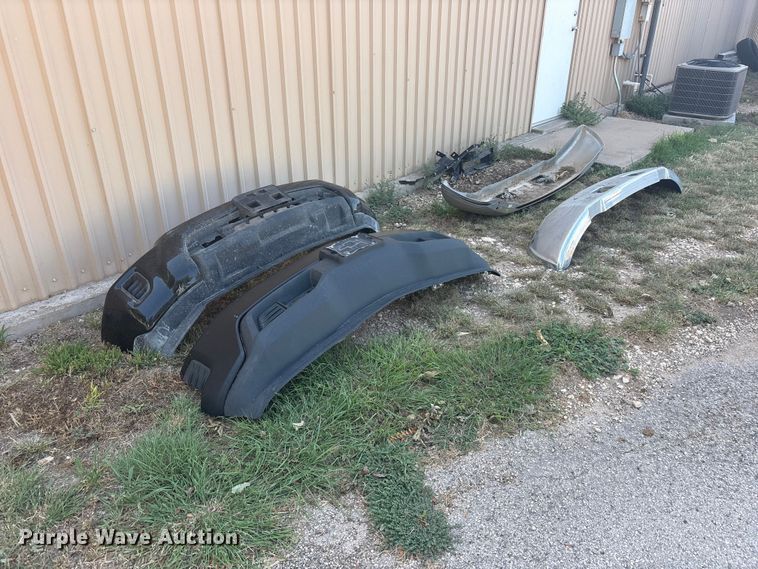 Bumpers and tires - JM9429