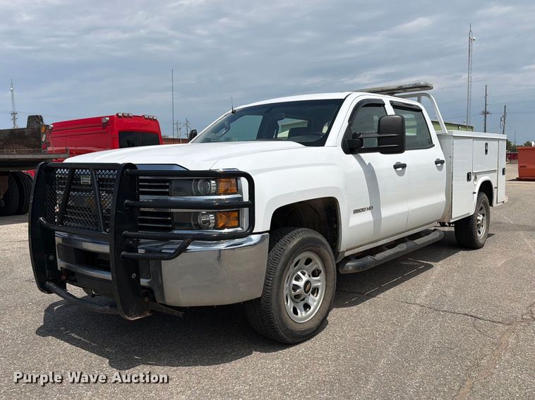 2015 Chevrolet Silverado 3500HD Crew Cab utility bed pickup truck - MZ9824