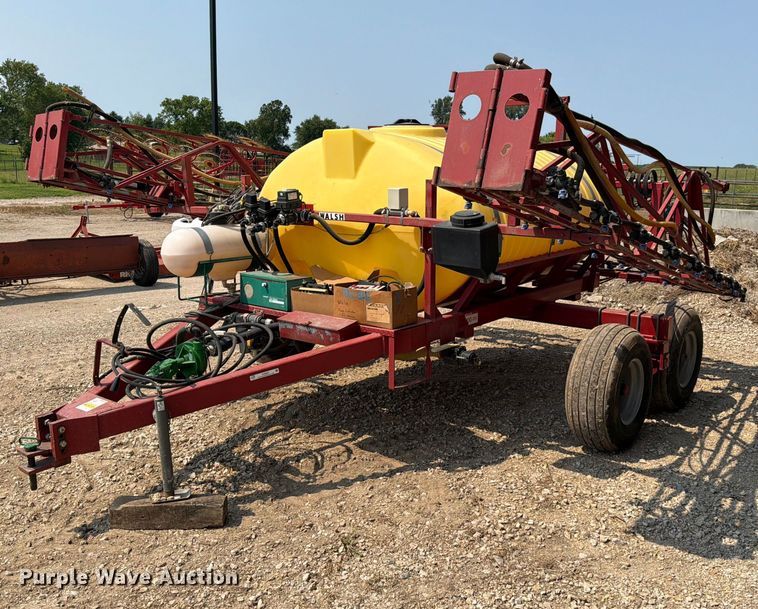 Miller St. Nazianz Walsh LP-1000 sprayer trailer - EO8691