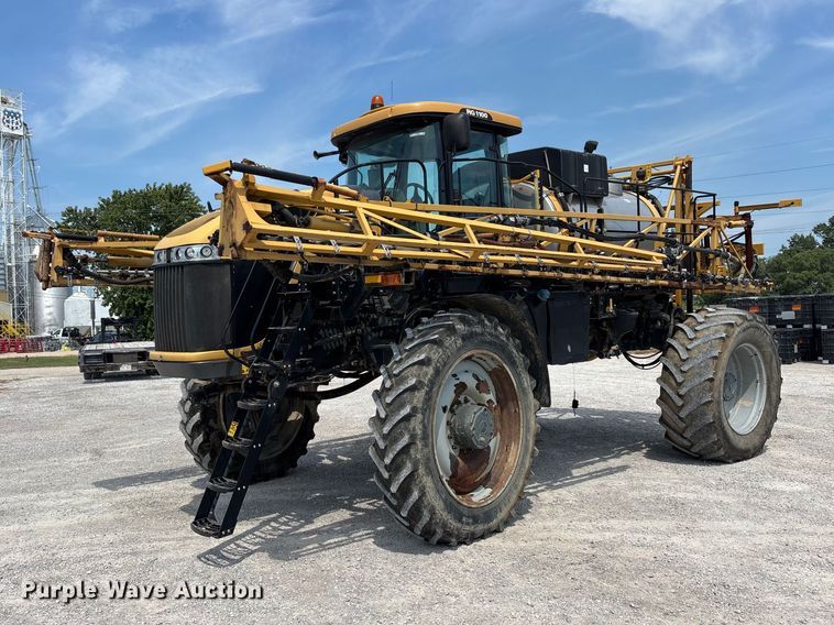 2014 Rogator RG1100 sprayer - ER3206