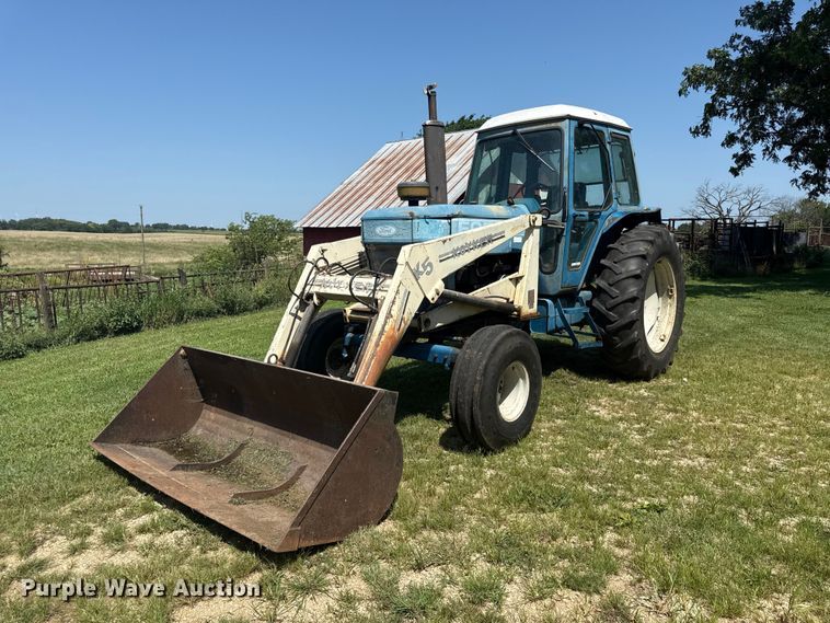 Ford 8210 tractor - EV6023
