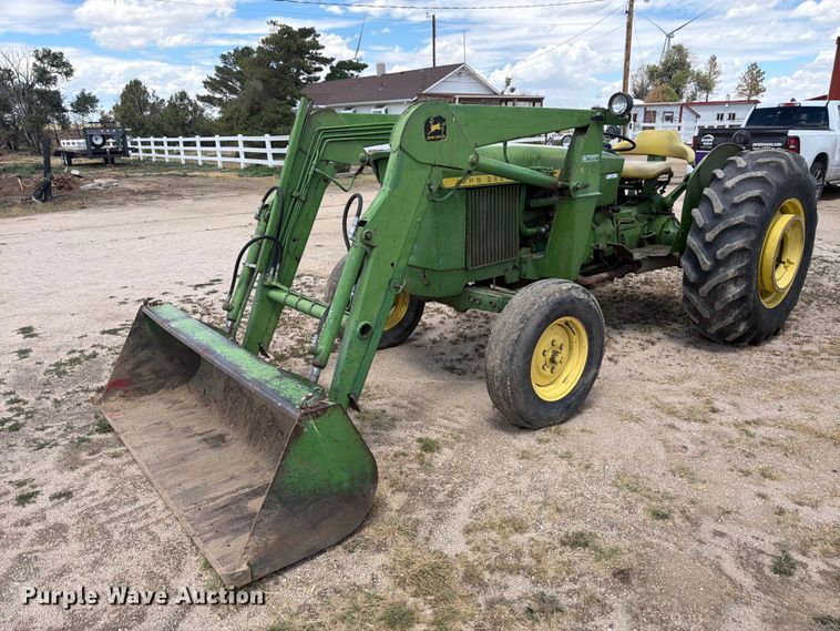 1970 John Deere 2020 tractor - EW2144