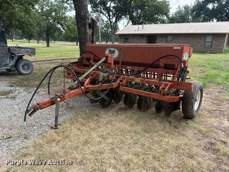 Tye 104-4474 no-till grain drill - FC4117