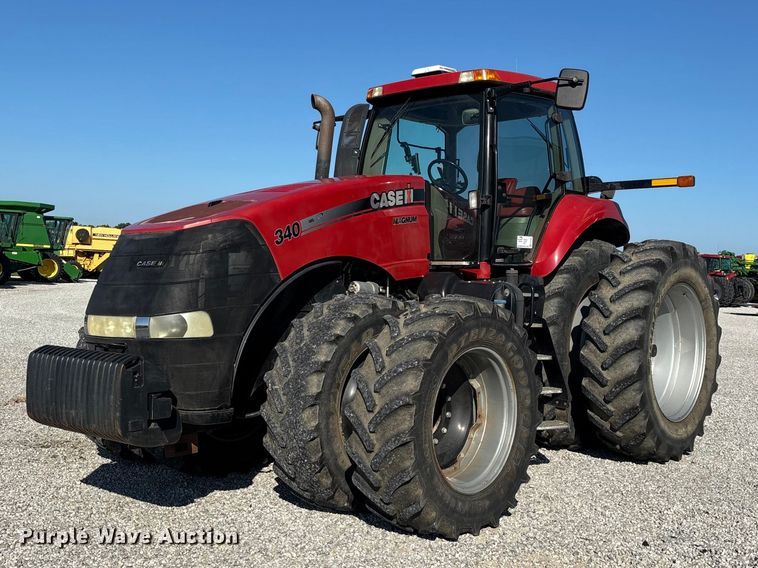 2011 Case IH 340 Magnum MFWD tractor - FG0583