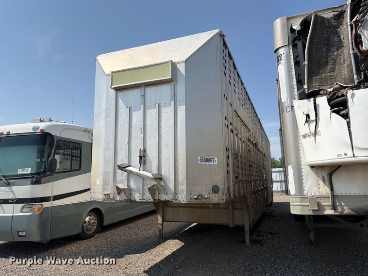 2015 Merritt livestock trailer - YA4235