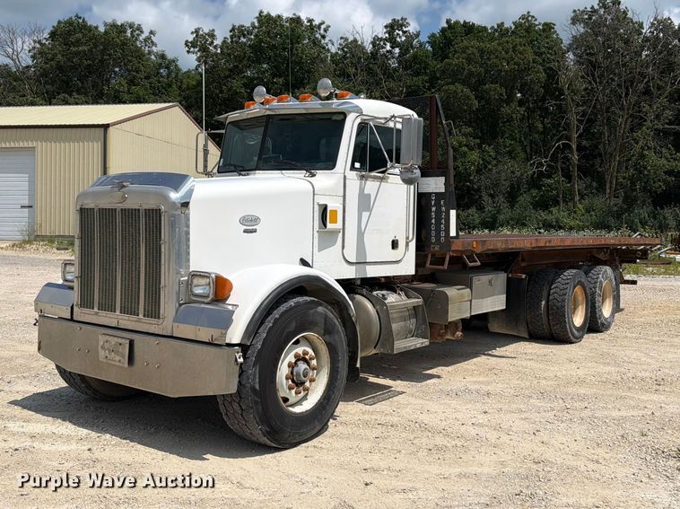 1998 Peterbilt 357 rollback truck - DV2055