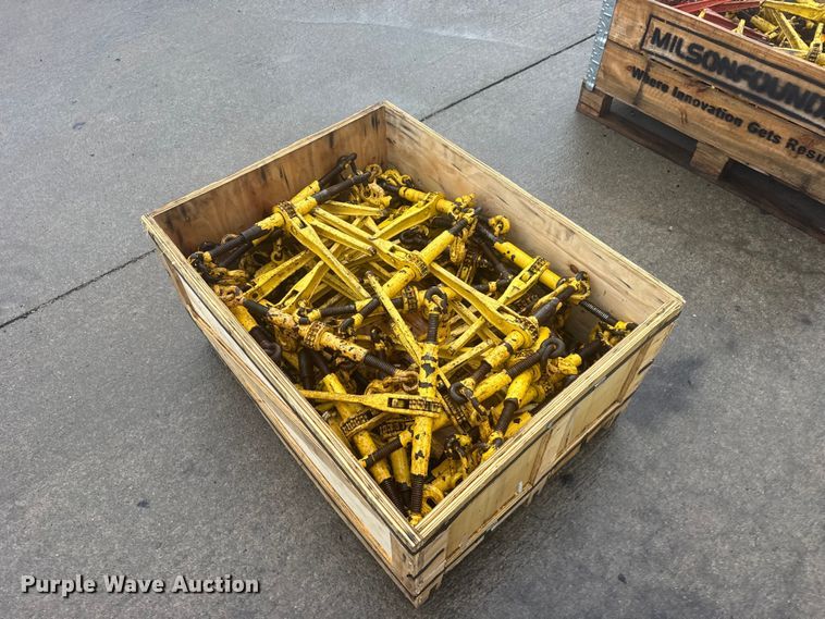Approximately 50 ratcheting chain binders - DY3238