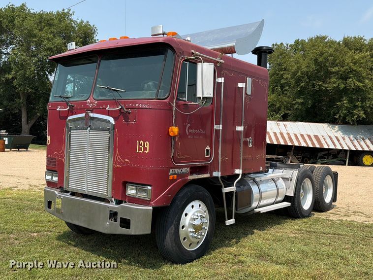 1990 Kenworth K 100E semi truck - EA0431