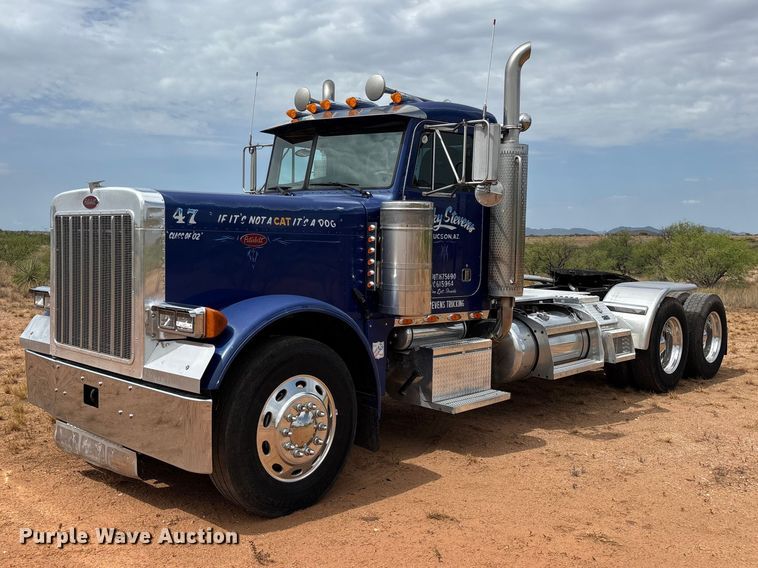 2002 Peterbilt 379 semi truck - EL2532