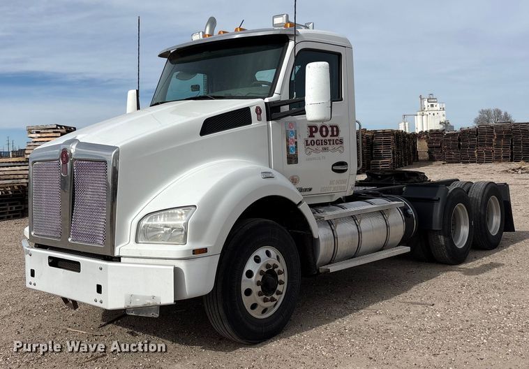 2019 Kenworth T880 semi truck - EU4861
