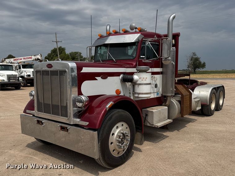 1982 Peterbilt 382 semi truck - EW4175
