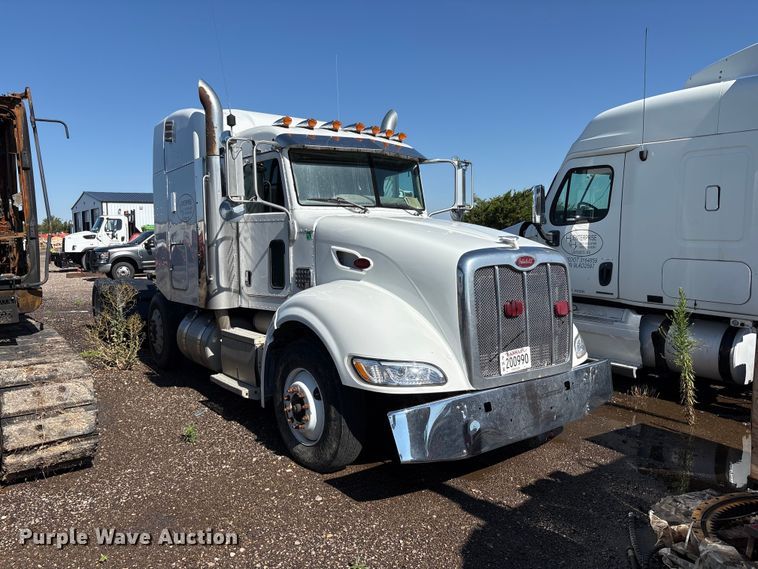 2008 Peterbilt 386 semi truck - FC2497