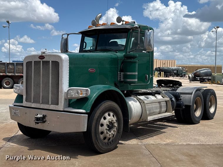 2016 Peterbilt 389 semi truck - FC4022