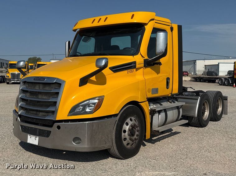 2021 Freightliner Cascadia 126 semi truck - FC4141