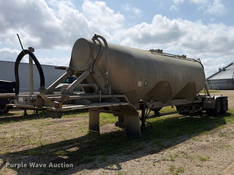 2003 Heil Pneumatic bulk trailer pneumatic dry bulk trailer - FK4124