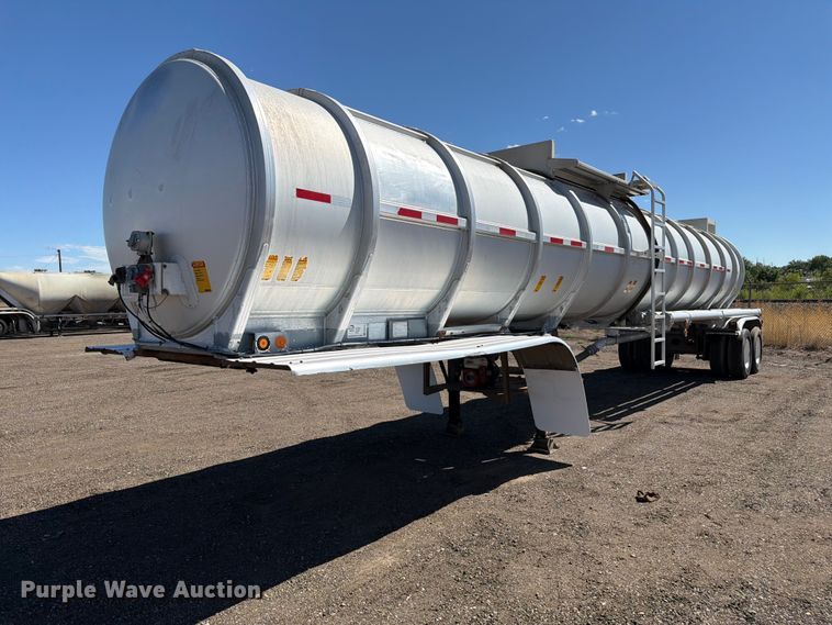 1976 Fruehauf tank trailer - FM7615
