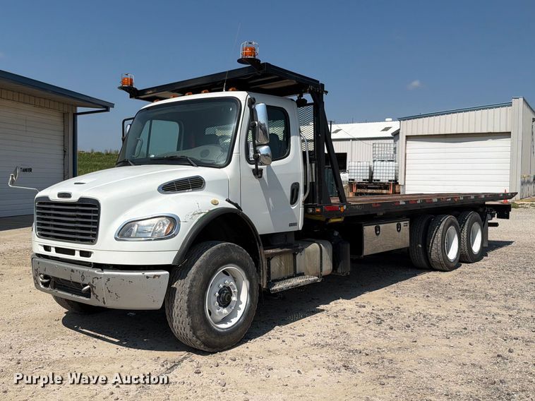 2012 Freightliner Business Class M2 106 rollback truck - FN5785