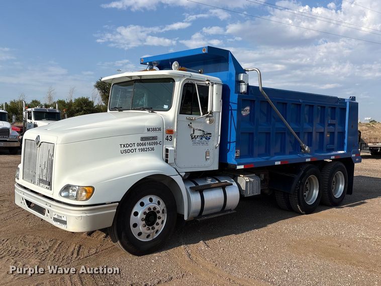 1999 International 9100 dump truck - JM9422