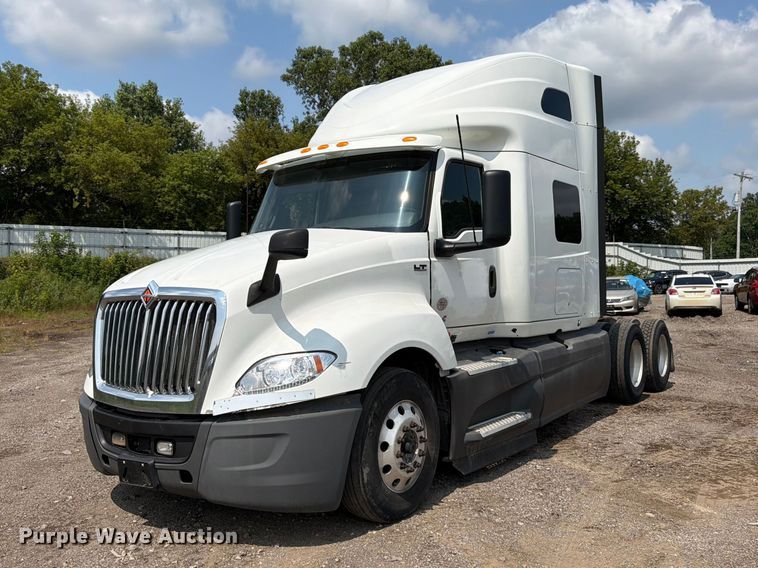 2020 International LT625 semi truck - YA2662