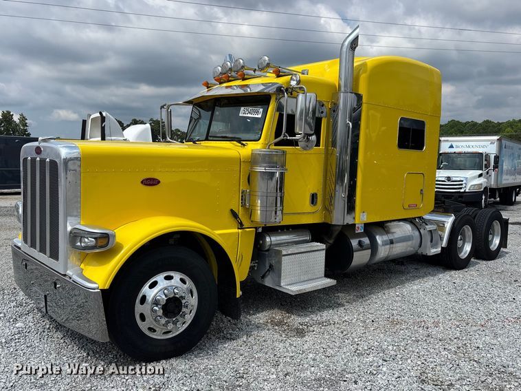 2018 Peterbilt 389 semi truck - YA2673