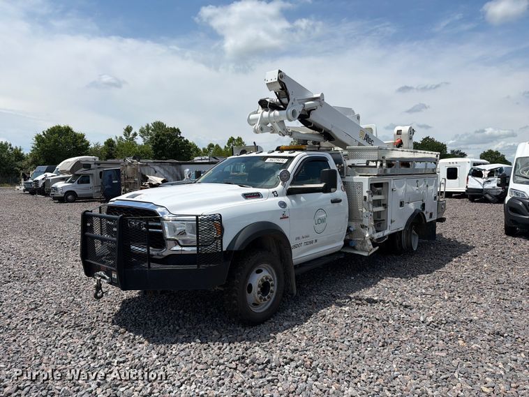 2022 RAM 5500HD bucket truck - YA3919