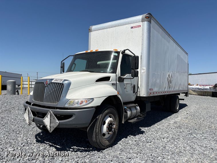 2020 International MV607 box truck - YA4063