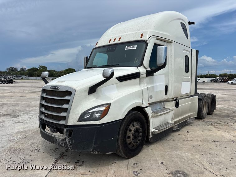 2021 Freightliner Cascadia 126 semi truck - YA4134