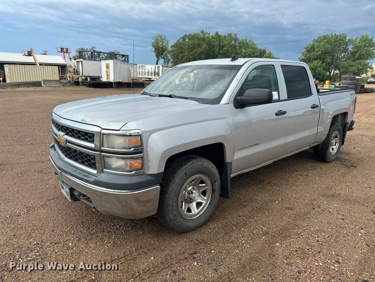 2014 Chevrolet Silverado 1500 Crew Cab pickup truck - DQ0010