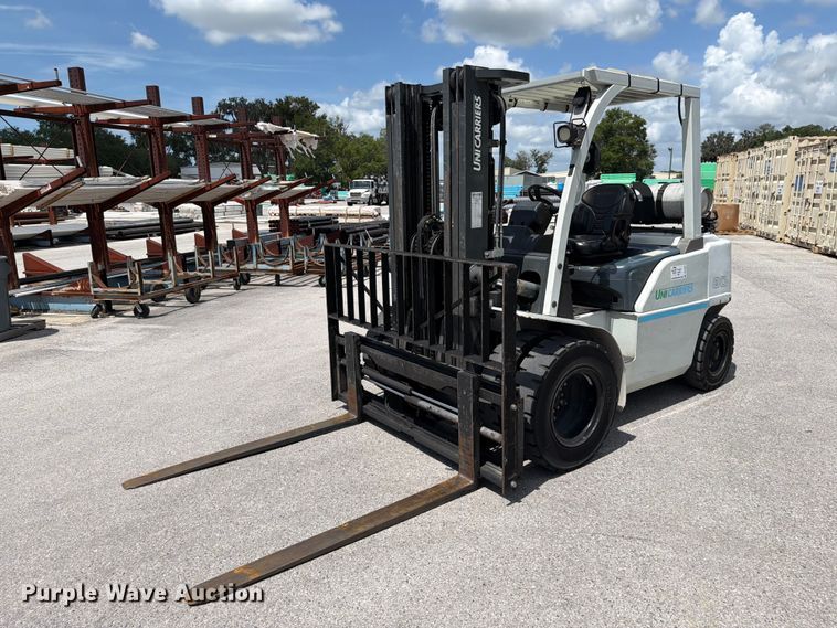2016 UniCarriers PF80YLP forklift - DV7297