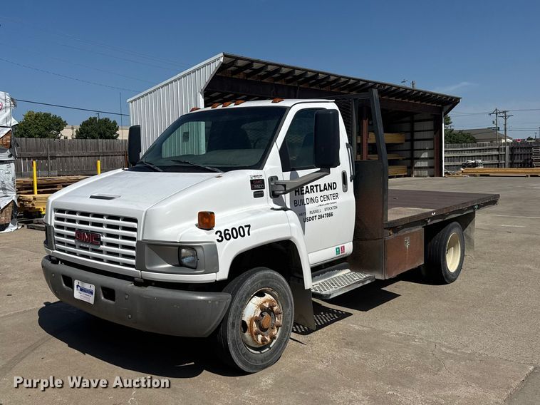 2006 GMC C5500 flatbed truck - DY3080