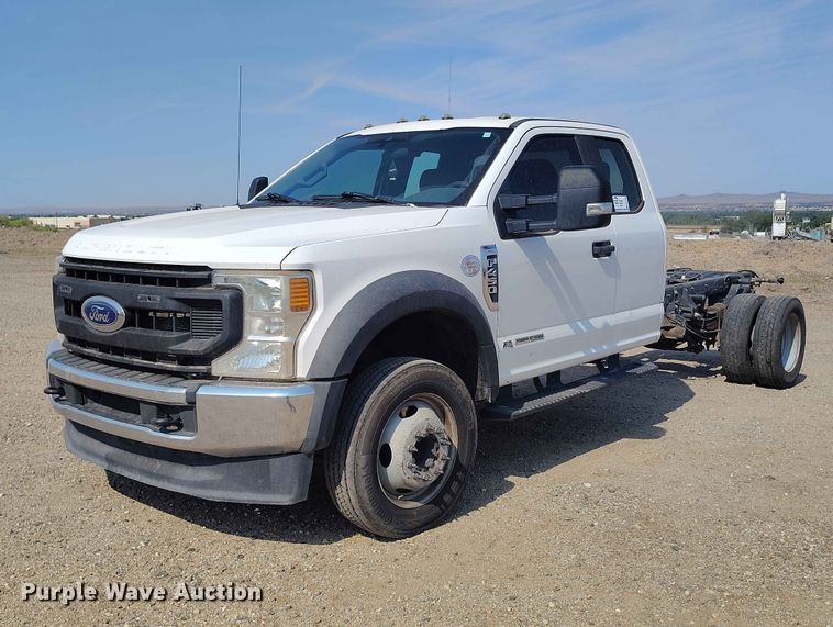 2020 Ford F450 Ext. Cab truck cab and chassis - ED0159