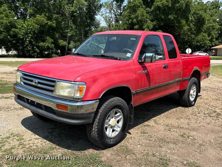 1998 Toyota T100 Ext. Cab pickup truck - EJ7802