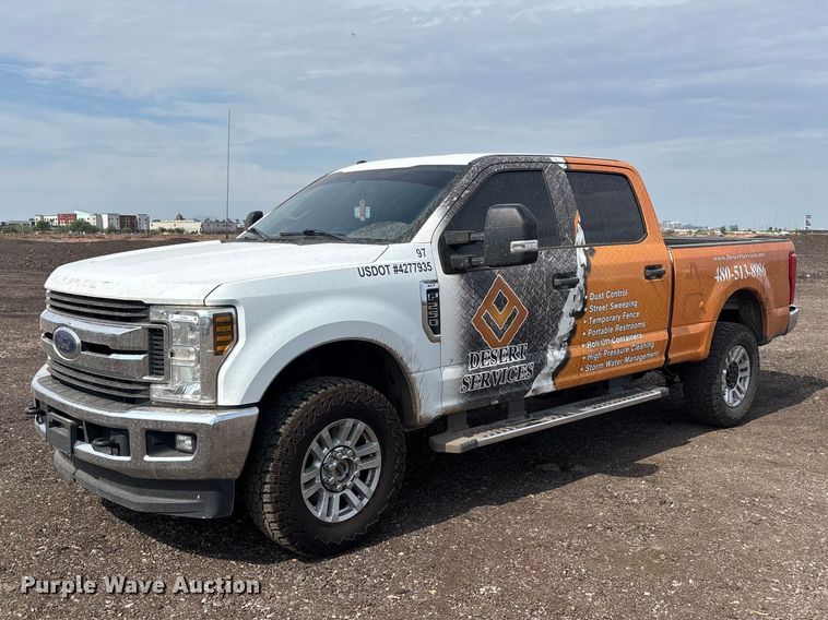 2019 Ford F250 Super Duty Crew Cab pickup truck - EL2602
