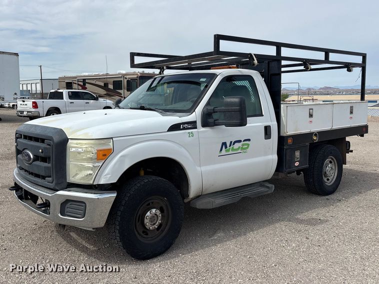 2012 Ford F250 Super Duty flatbed pickup truck - EL2604