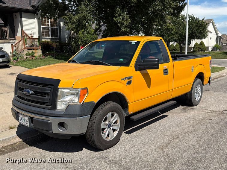 2013 Ford F150 XL pickup truck - EO8732