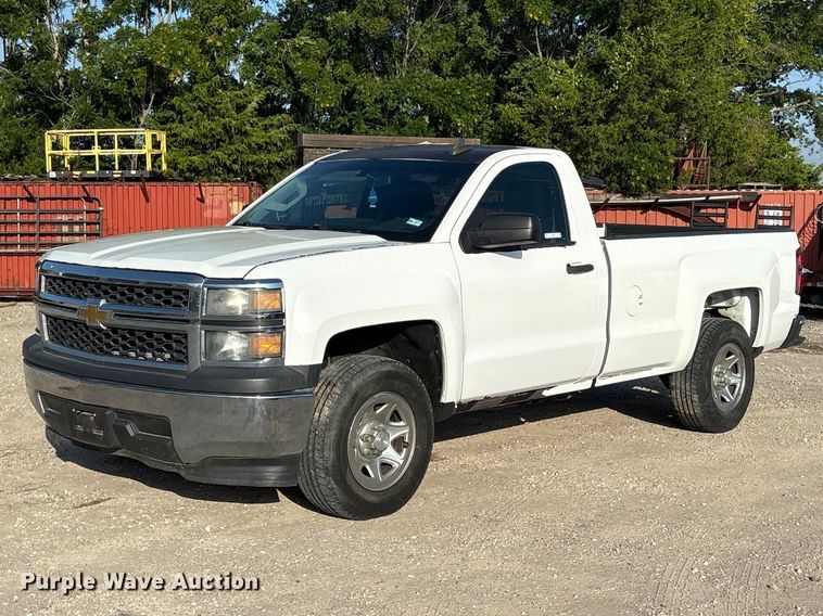 2015 Chevrolet Silverado 1500 pickup truck - ET0383