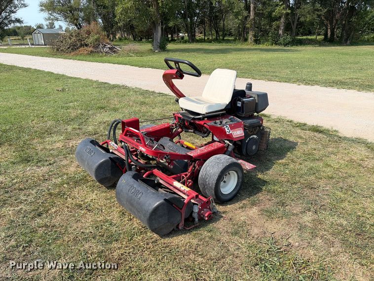 Toro Greensmaster 3050 reel mower - EX2153