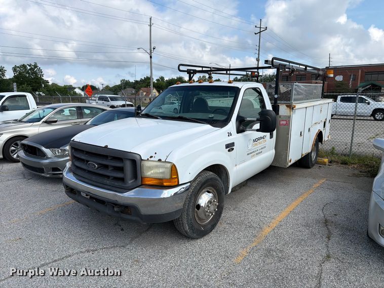 2000 Ford F350 Super Duty utility bed pickup truck - EX4547