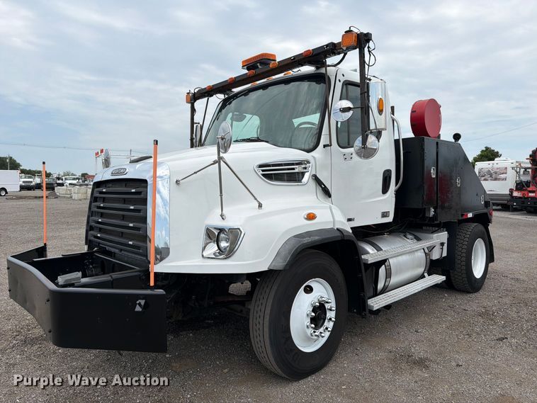 2015 Freightliner 114SD toter truck - FB4993